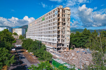 destruction bâtiment des années 1960, muraille de chine, Clermont Ferrand