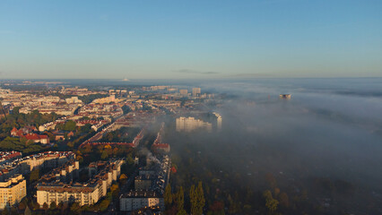 Panorama Wrocławia, poranek z mgłą  © Konrad