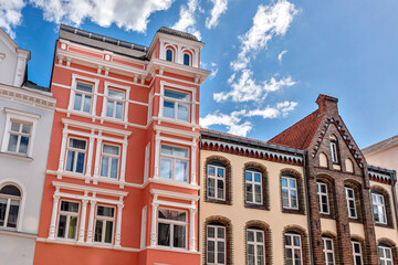 Häuserzeile in der historischen Altstadt von Flensburg