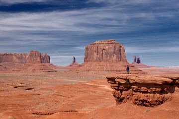 Fototapeta na wymiar Amazing red rock formations in the Monument Valley, Navajo Tribal Park, Utah, USA. Dry dessert landscape