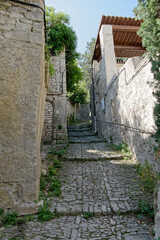 Ruelle médiévale de Vaison-La-Romaine - Vaucluse - France 