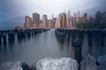 Fototapeta na wymiar Brooklyn Pier 1, New York city skyline