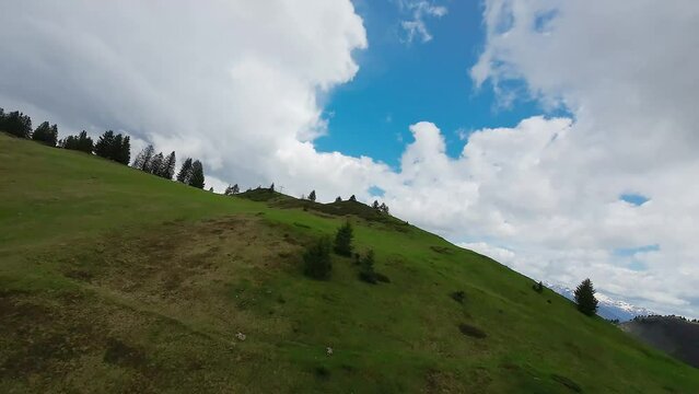 Le long de la route de la soif, dans les Aravis, Savoie/Haute-Savoie, France 03/19