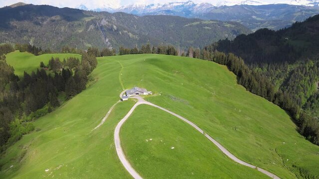 Le long de la route de la soif, dans les Aravis, Savoie/Haute-Savoie, France 18/19