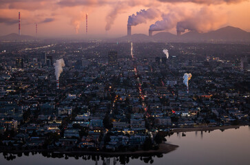 Obraz premium Smoke over the city