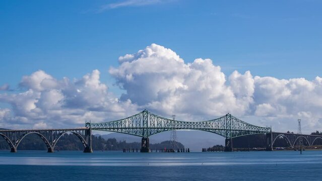 Time lapse - Beautiful clouds over the McCullough Memorial Bridge, Oregon