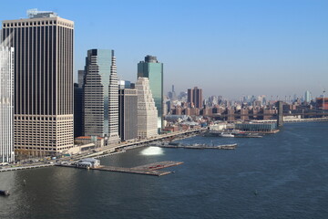 Fototapeta na wymiar panoramic view of New York City taken from a helicopter on a bright sunshine day