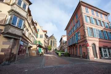 Fototapeta na wymiar Pedestrian streets of the medieval city of Colmar