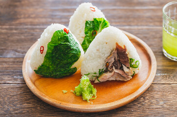 青菜と焼き鯖のおにぎり