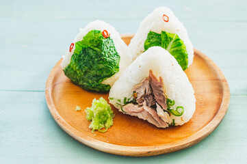 青菜と焼き鯖のおにぎり