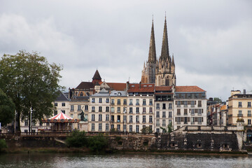 Fototapeta na wymiar View of the downtown of Bayonne, France