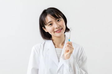 歯磨きを推進する歯科医イメージ05