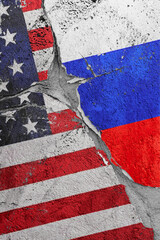 Obraz premium Illustration of the crack between the flags of the United States and Russia, the concept of a global crisis in political and economic relations