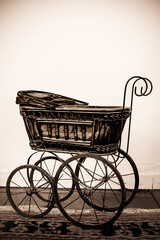 Plakat Childs Vintage Pram In A Nursery In An English Manor House