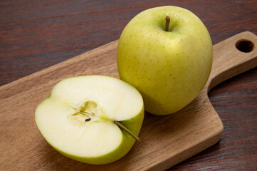 黄色リンゴのシナノゴールド