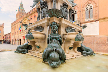 Italy- Emilia-Romagna- Bologna- Fountain of Neptune on Piazza del Nettuno © xamnex