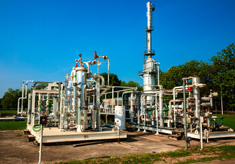 Pipeline refinery plant steam vessel and column tank crude oil.