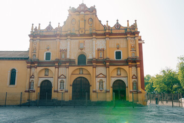 Fototapeta premium Main square of San Cristobal de las Casas, Mexico with Cathedral