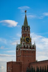 Fototapeta na wymiar Vertical shot of the Spasskaya Tower of the Moscow Kremlin on Red Square