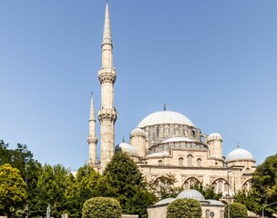Obraz premium Suleymaniye Mosque on a sunny day in Istanbul, Turkey.
