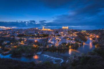 Obraz premium Toledo city skyline at sunset