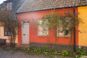 Fototapeta na wymiar old house in the countryside