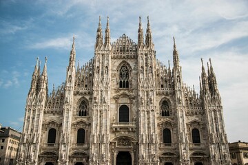 Fototapeta premium Beautiful shot of the facade of Duomo di Milano