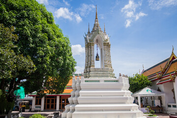 Fototapeta premium Grande Palácio Real Phra Borom Maha Ratcha Wang Templos em Bangkok