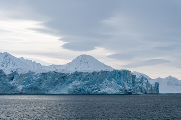 Fototapeta na wymiar Glacier ice