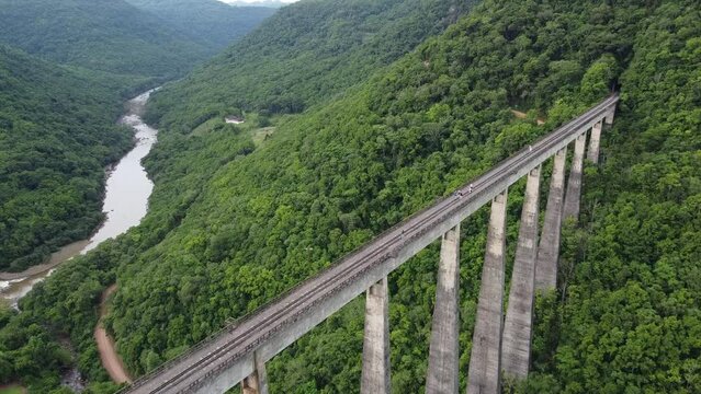 Aerial view to Viaduto 13 in Vespasiano Correa