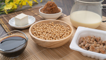 日本の大豆食品イメージ｜大豆・納豆・豆乳・醤油・味噌・豆腐