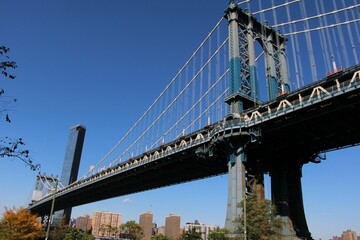 Low-angel view of the Manhattan bridge