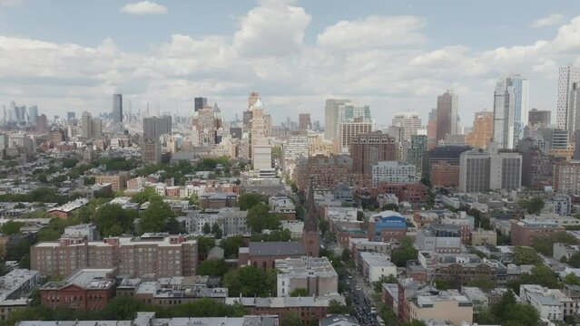 Panning right along the quaint neighborhood of Cobble Hill in Brooklyn