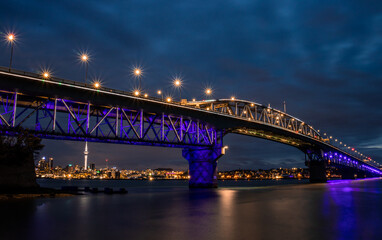 Fototapeta na wymiar Auckland Harbour Bridge at Night