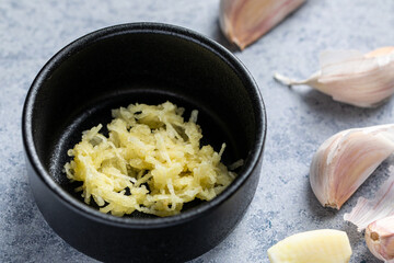 Grated garlic
