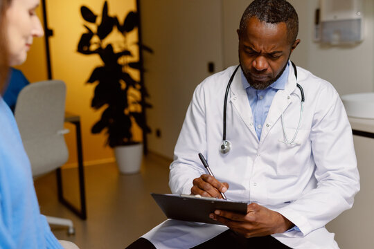 Black therapist health check medical appointment 