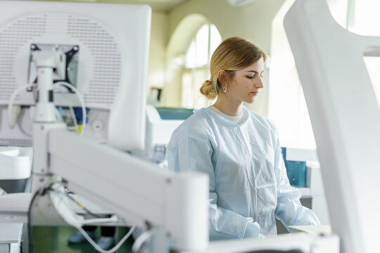 specialist laboratory device uniform modern equipment