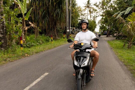 BMW R1250GS ADV Modell 1:12 - Detailgetreues Motorrad Modell Mit Ton & Licht