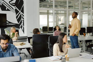 Boss leader office communication team