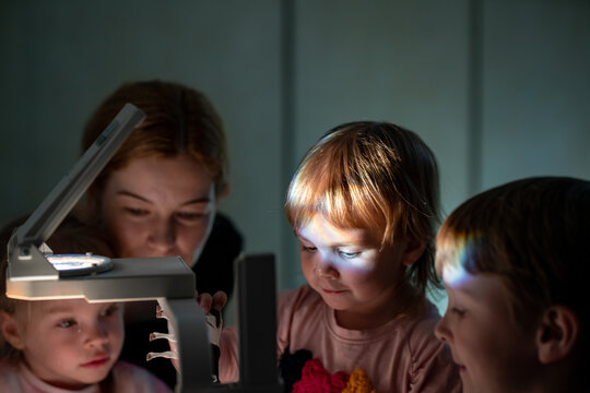 kids playing toys, light and shadows