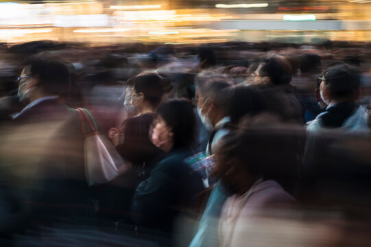 Motion Commuting in the City