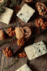 Blue cheese with walnuts and thyme.