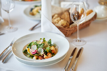 salad with tuna and vegetables