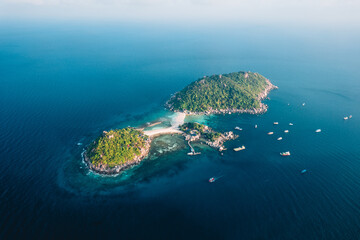 Fototapeta na wymiar travel tropical island,Nang Yuan and Koh Tao islands in Thailand