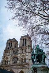 Fototapeta na wymiar Notre Dame de Paris, Francia