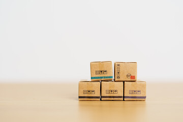 product customer Boxes on table . online shopping, Marketplace platform website, technology, ecommerce, shipping delivery, logistics and online payment concepts