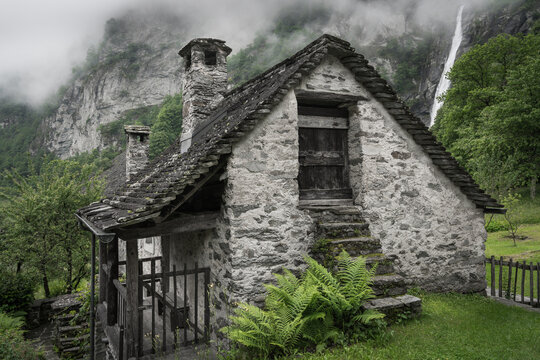 Typisches Tessiner Steinhaus II