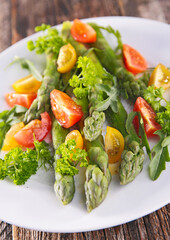 asparagus salad with cherry tomatoes