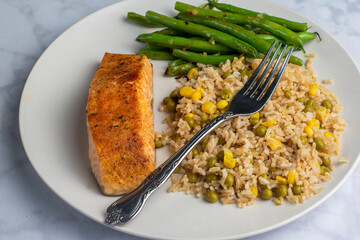 baked almon with brown rice and  green beans