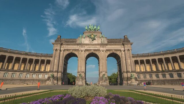 Brussels Belgium time lapse 4K, city skyline timelapse at Arcade du Cinquantenaire of Brussels (Arc de Triomphe)